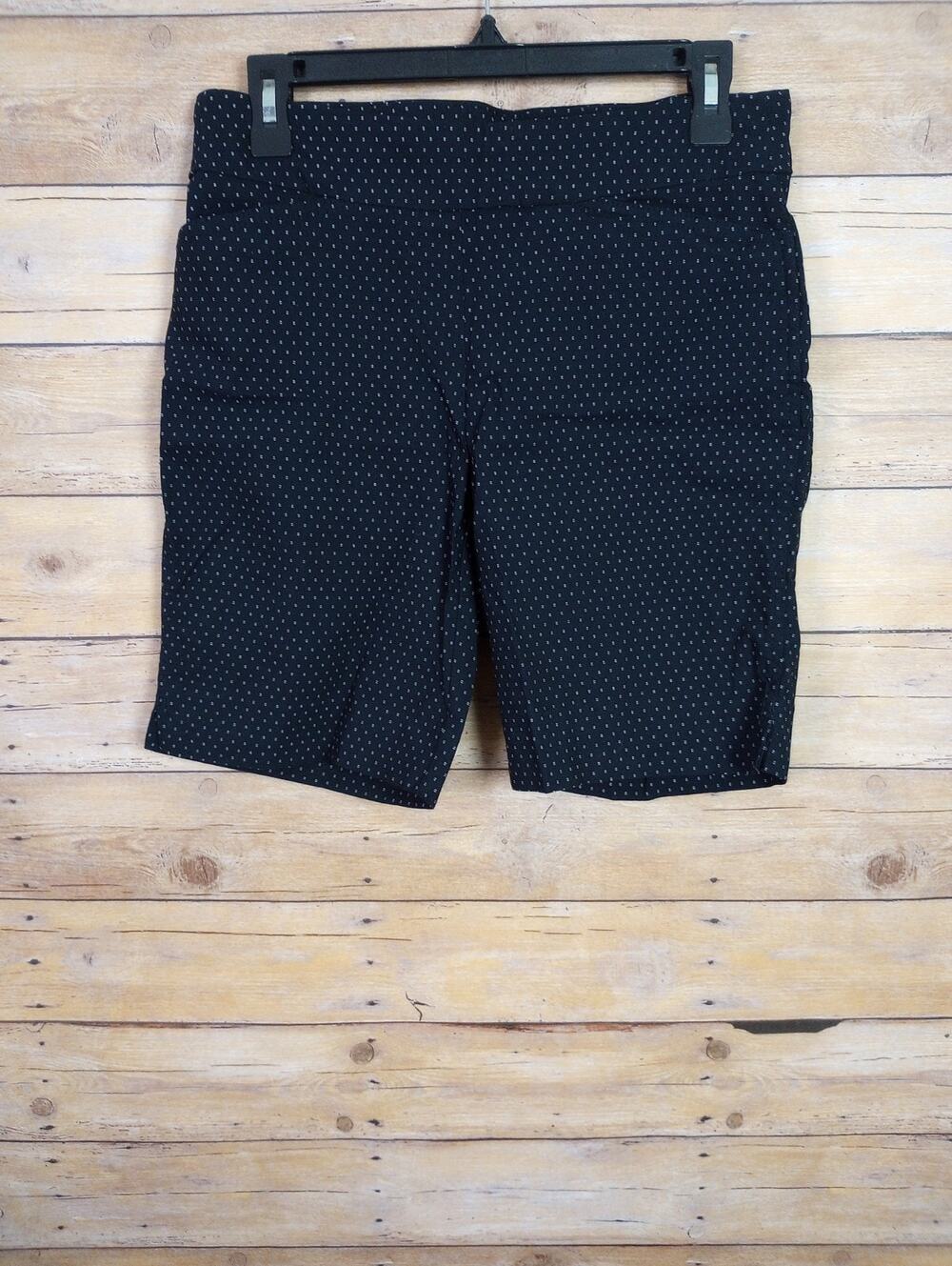 Hilary Radley Women Bermuda Shorts Medium Black White Pull On Pockets